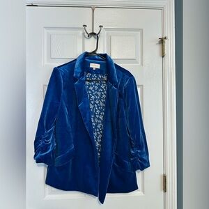 Skies Are Blue Velvet Blazer in Royal Blue